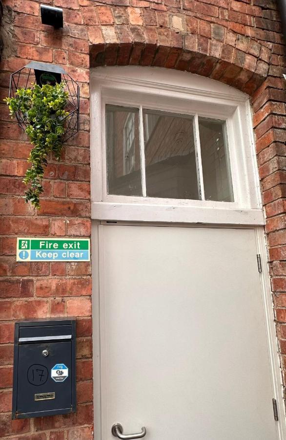 Bee Accommodations Backways Leicester Exterior photo